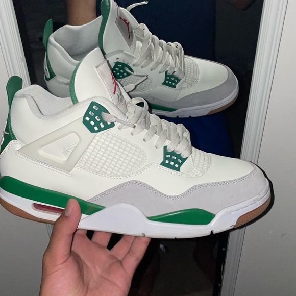 Jordan 4 Retro SB Pine green